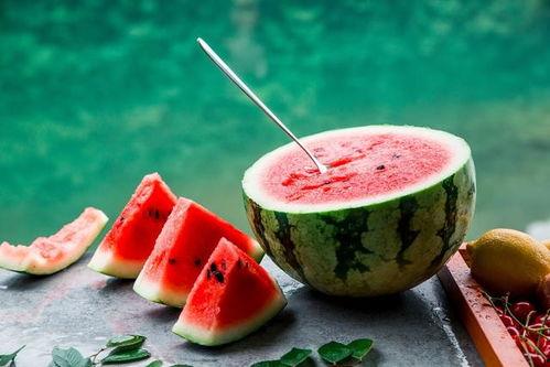 秋天妈妈吃瓜,妈妈家的甜蜜瓜香时光