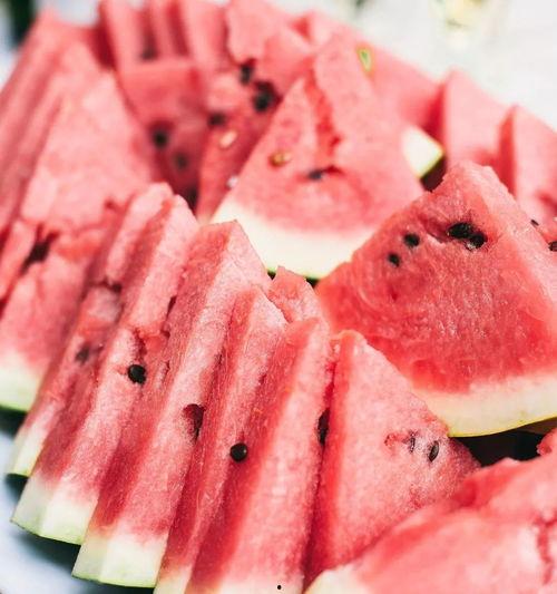 该吃瓜了图片,揭秘“该吃瓜了”图片背后的热点事件