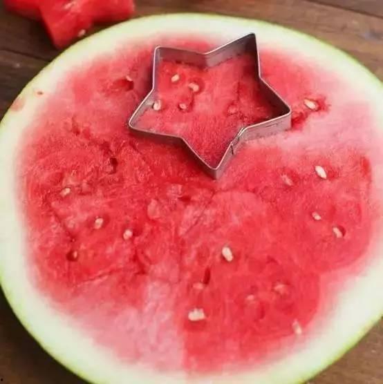 吃瓜吐籽头像,揭秘吃瓜吐籽头像背后的趣味人生