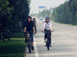 军山骑行吃瓜,瓜田乐趣无限